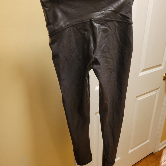 Spanx Leather Leggings Size L - Picture 5 of 9